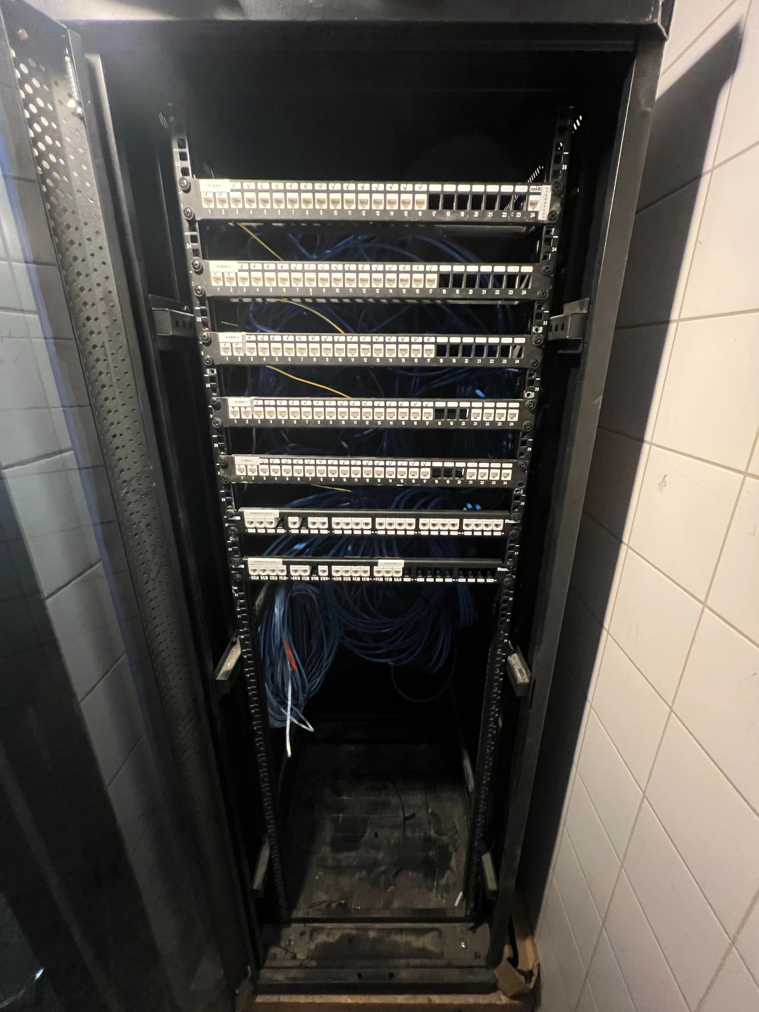 Internet kast / Patchkast Helmond